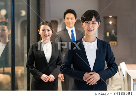 オフィス　ビジネスパーソン　撮影協力：WEEK芝大門（サンフロンティア不動産） 84188691