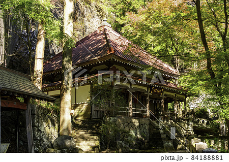 黒瀧山不動寺　不動堂　群馬県南牧村 84188881
