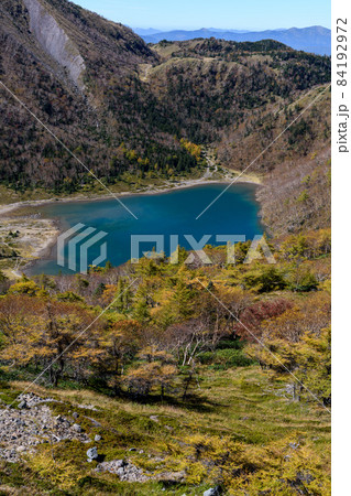 前白根山から見た秋の五色沼 84192972