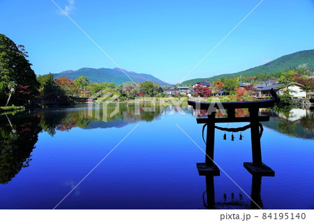 由布院・金鱗湖の秋 由布院・金鱗湖の秋 84195140