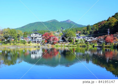 由布院・金鱗湖の秋 84195147