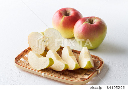 切り分けたりんご ぐんま名月 切り分けたりんご ぐんま名月 84195296