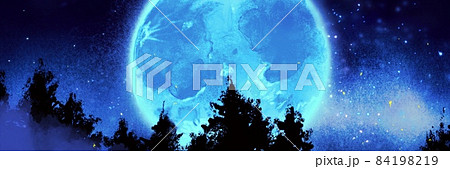 怪しく輝く満月と深い森のファンタジー背景 84198219