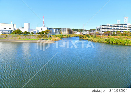 鷹野大橋／鶴見川より矢上川方向を望む(神奈川県横浜市)【2021.11】 84198504