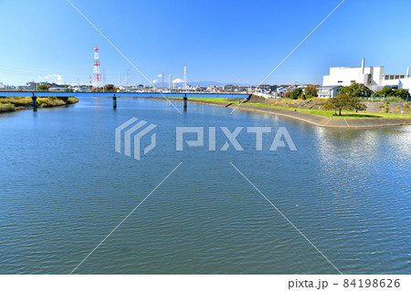 鷹野大橋／鶴見川より上流方向を望む(神奈川県横浜市)【2021.11】 84198626
