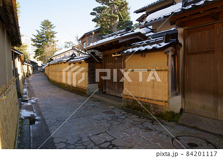 長町武家屋敷の土塀に冬の風物詩、こも掛け 長町武家屋敷の土塀に冬の風物詩、こも掛け 84201117
