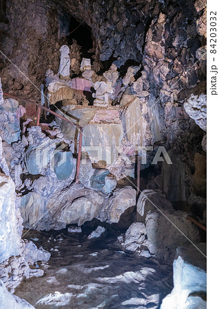 洞窟観音 84203032