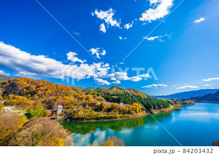 猿ヶ京温泉の紅葉 84203432