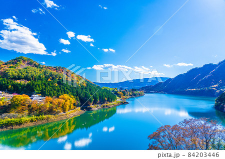 猿ヶ京温泉の紅葉 84203446