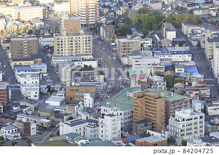 函館市 十字街(末広町)を函館山展望台より 函館市 十字街(末広町)を函館山展望台より 84204725
