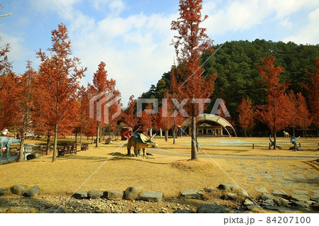 紅葉 観光地 湖 84207100