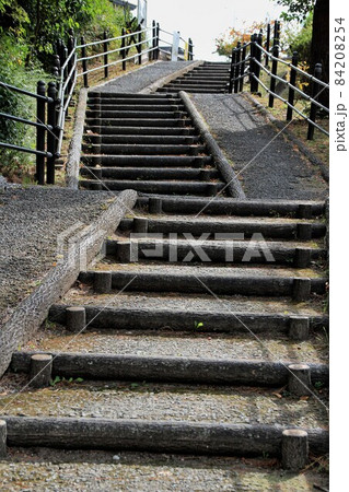 連なる階段 連なる階段 84208254