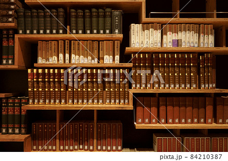 全集・事典の本棚 84210387