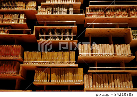 全集・事典の本棚 84210388