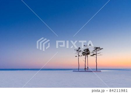 太陽 快晴 空 84211981