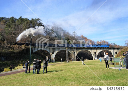 SLも走る釜石線　名所めがね橋 84213932