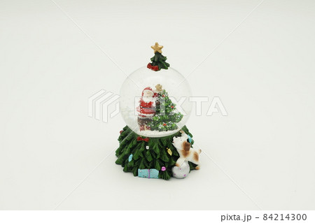 クリスマスツリーとサンタクロースのスノードーム クリスマスツリーとサンタクロースのスノードーム 84214300