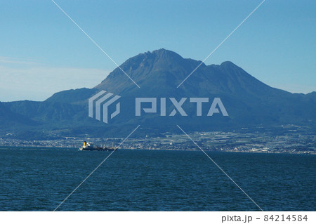 熊本県と長崎県を結ぶ「有明フェリー」の船上からの景観 84214584