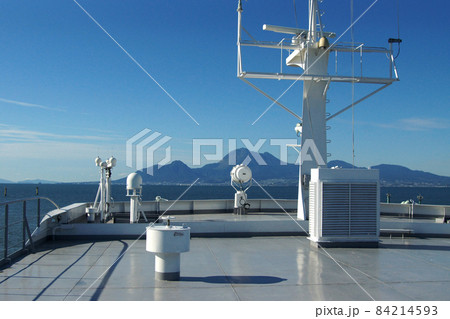 熊本県と長崎県を結ぶ「有明フェリー」の船上からの景観 84214593