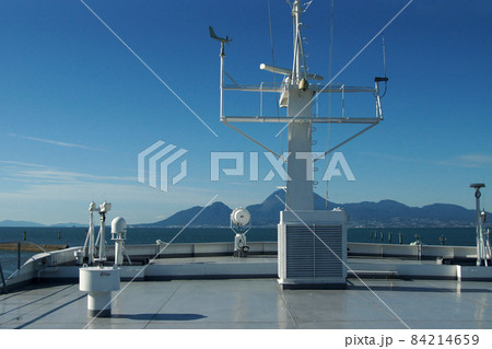 熊本県と長崎県を結ぶ「有明フェリー」の船上からの景観 熊本県と長崎県を結ぶ「有明フェリー」の船上からの景観 84214659