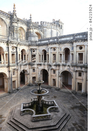 ポルトガルの世界遺産、トマールのキリスト教修道院〜回廊 (Convento de Cristo) 84215924