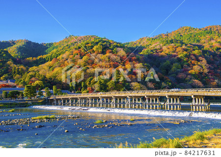 京都嵐山の紅葉 84217631