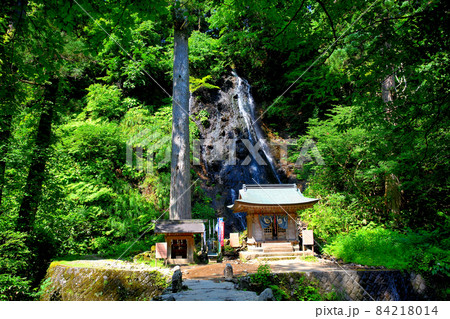 羽黒山・出羽神社・随神門から継子坂を下った祓川にあるみそぎの地、須賀の滝・東北・山形県鶴岡市(4) 84218014