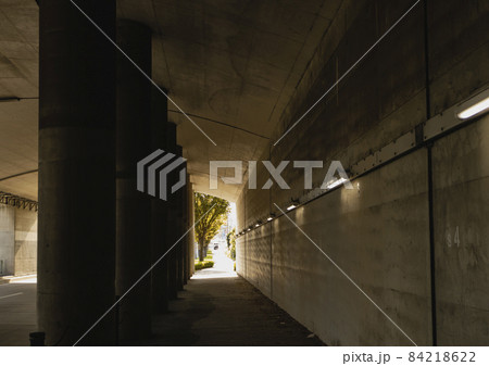 多摩境　町田のトンネル 84218622