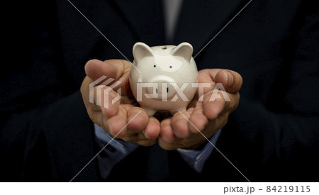The pinky bank place on hands with man wear black suite 84219115