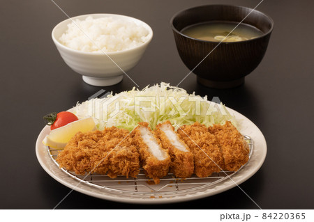 とんかつ定食 とんかつ定食 84220365