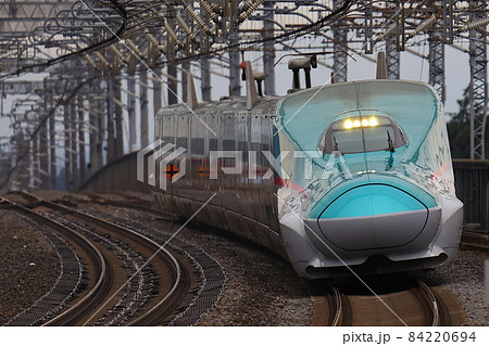 那須塩原駅を通過するE5系 那須塩原駅を通過するE5系 84220694