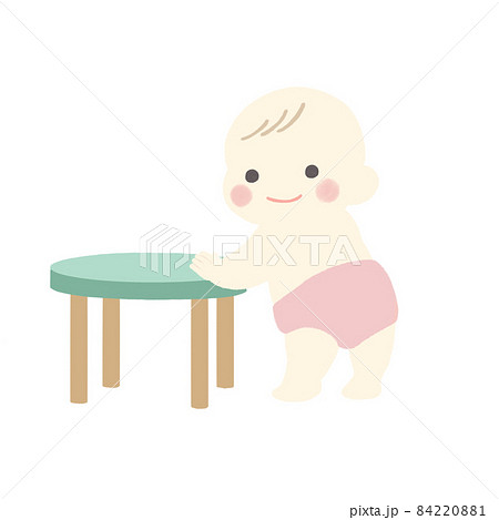 つかまり立ちをする赤ちゃん 84220881