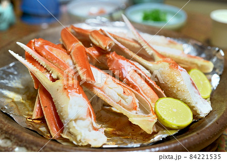 美味しそうな松葉ガニの宝楽焼 美味しそうな松葉ガニの宝楽焼 84221535