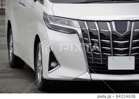 自動車イメージ　トヨタアルファードのフロントマスク 84224026