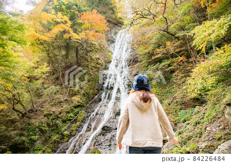 ミドル女性一人旅で丸神の滝 ミドル女性一人旅で丸神の滝 84226484