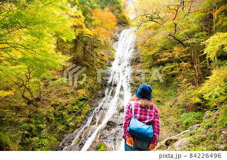 ミドル女性一人旅で丸神の滝 ミドル女性一人旅で丸神の滝 84226496