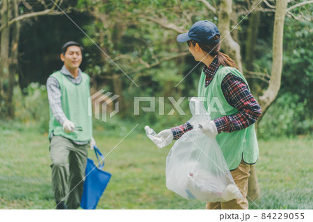 ゴミ拾いボランティア 84229055