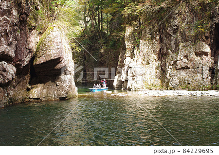 特別名勝三段峡の猿飛渡船の景色 特別名勝三段峡の猿飛渡船の景色 84229695