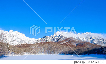 戸隠山と鏡池(冬) 戸隠山と鏡池(冬) 84232102