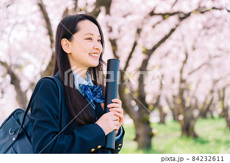 高校生　卒業 84232611