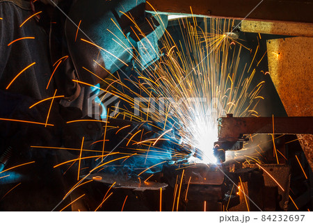 worker with protective mask welding metal worker with protective mask welding metal 84232697