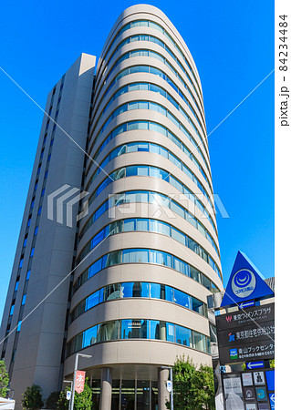 東京　渋谷区　神宮前の都市風景　青山オーバルビル 84234484