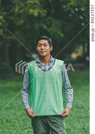 ゴミ拾いボランティア ゴミ拾いボランティア 84237557