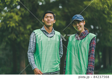 公園のボランティア 84237568