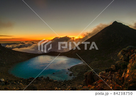 白山翆ヶ池の朝景 白山翆ヶ池の朝景 84238750