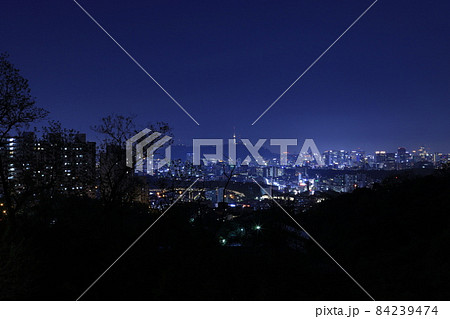 ソウル 夜景 南山タワー 84239474
