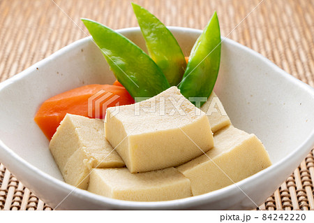 高野豆腐の含め煮。 高野豆腐の含め煮。 84242220