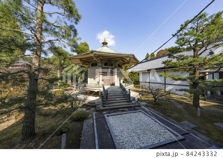 秋の大覚寺（京都）勅封心経殿 84243332