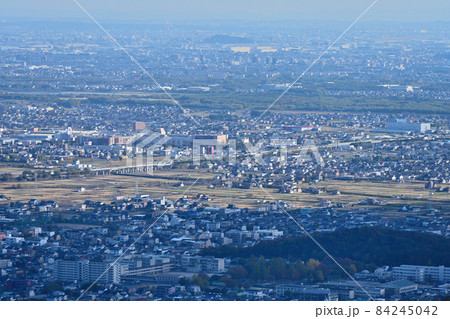 青空の岐阜城より小牧山城を望む 84245042