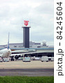 成田国際空港の周辺を飛行する航空機の管制や監視を行うターミナルレーダーのアンテナ 84245604